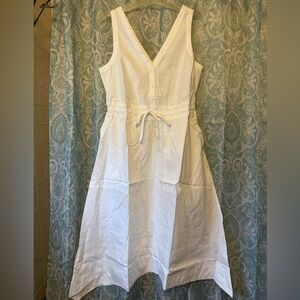 NWT GAP White V-Neck Dress